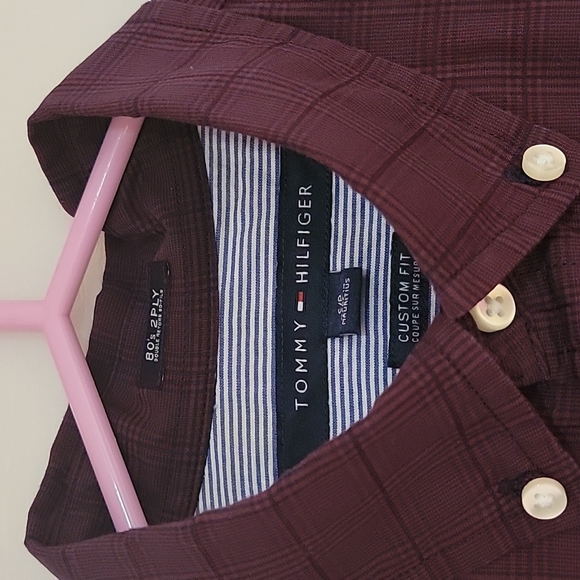 Tommy Hilfiger Button Down - Picture 2 of 4
